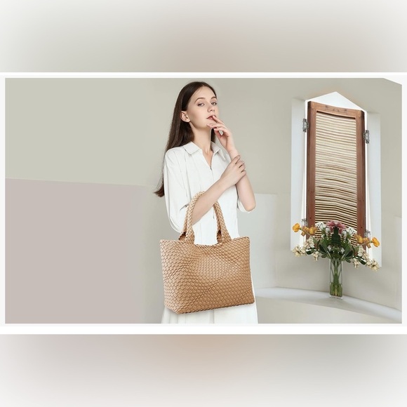 Queenoris - Picture 3 of 7